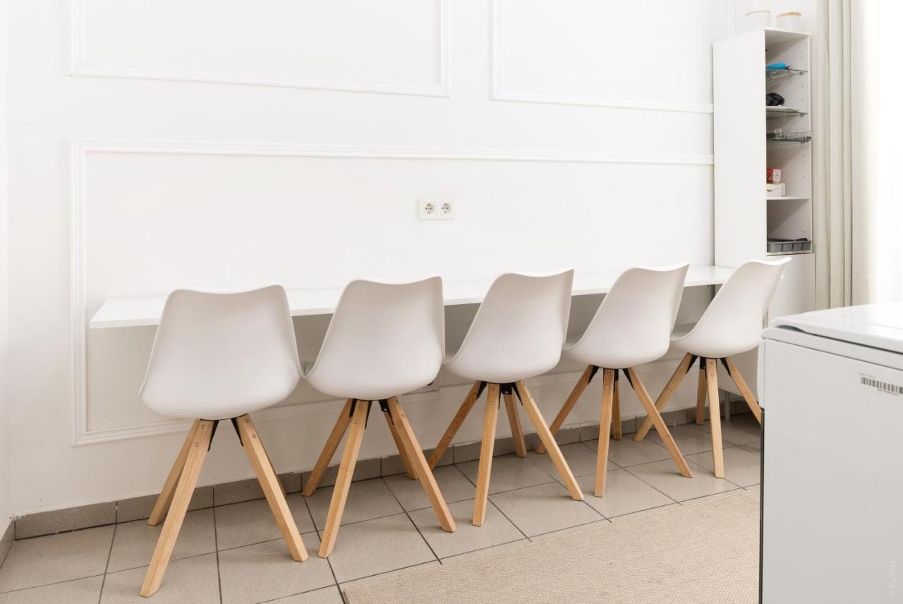 Designer Near Schoenbrunn * Wien